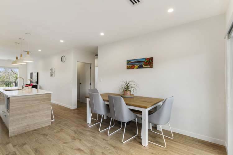 163 Bonair Crescent Silverdale_11