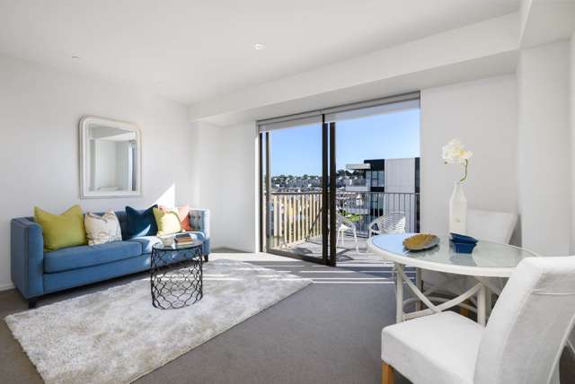 TOP FLOOR APARTMENT