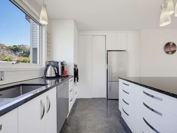 1 Silverbirch Grove Churton Park_12