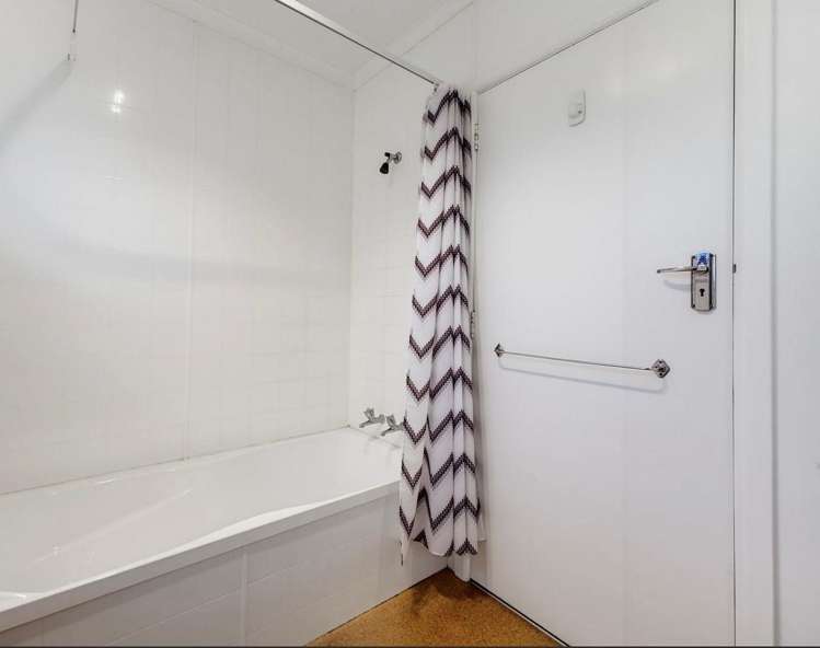 69 Ngamotu Road Spotswood_16