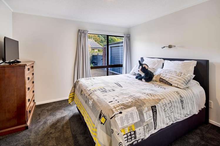 23 Mcenroe Grove Naenae_13