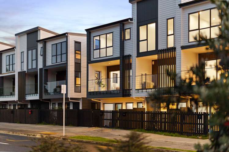 8/10 Scott Road_0