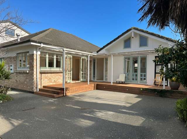 Auckland Grammar zone one level townhouse