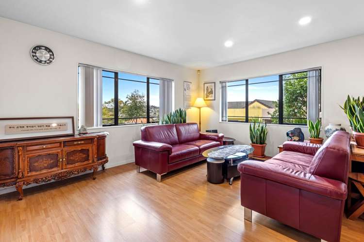 60 Fernhill Way Oteha_4