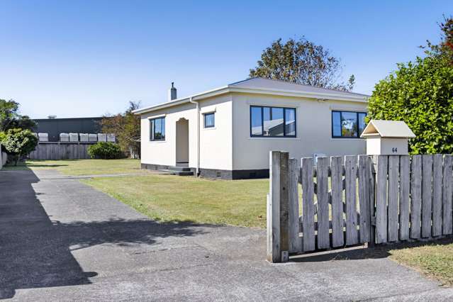 64 Egmont Street Hawera_1