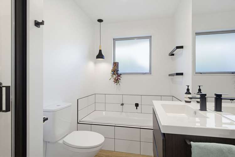 9 Camberley Road Richmond_17