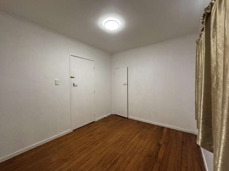 30 Kingdale Rd Henderson_10