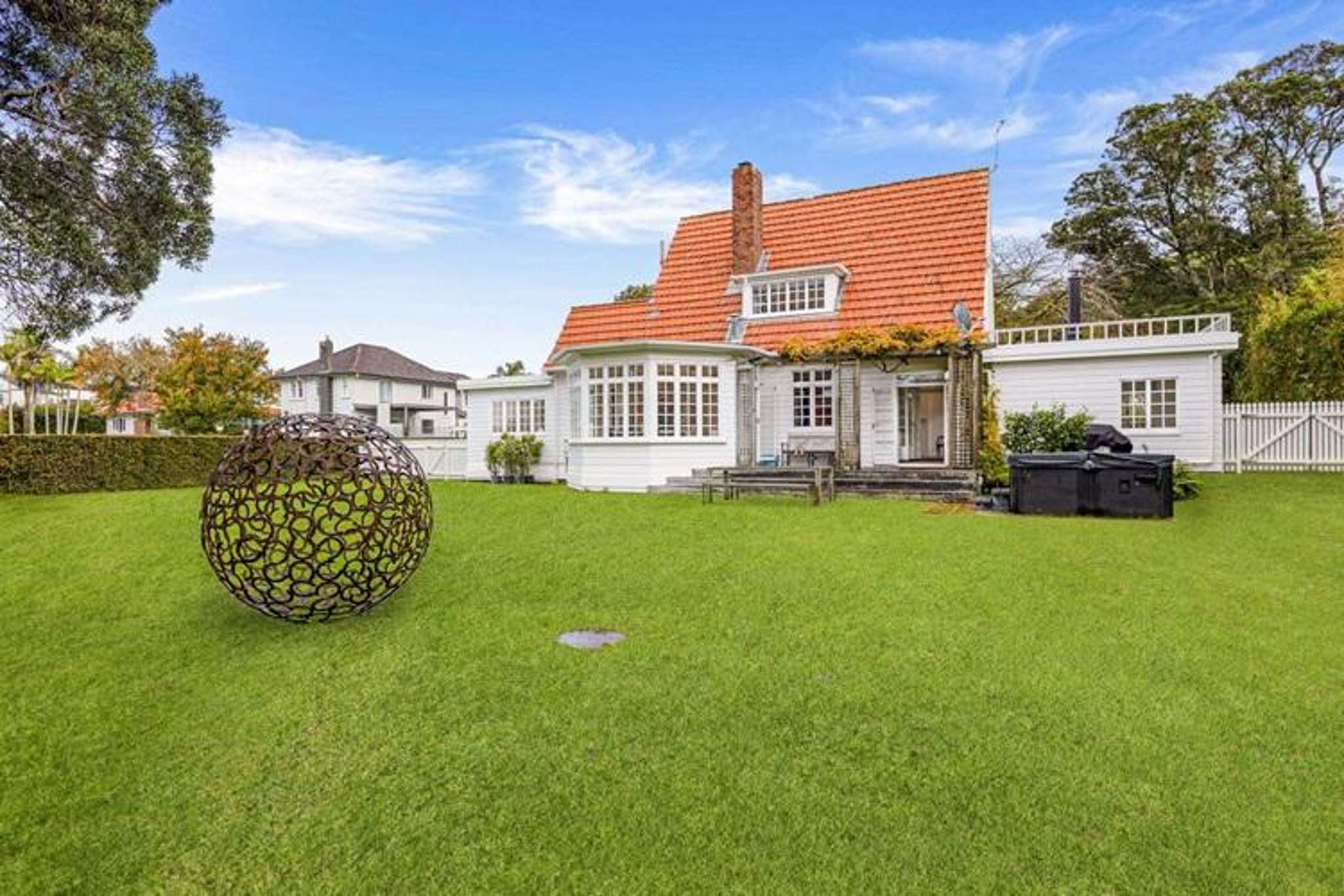 The 100-year-old estate with the 2000sqm section