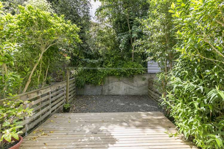 3/23 Collins Avenue Tawa_10