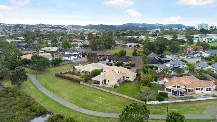 50 Settlers Grove Orewa_16