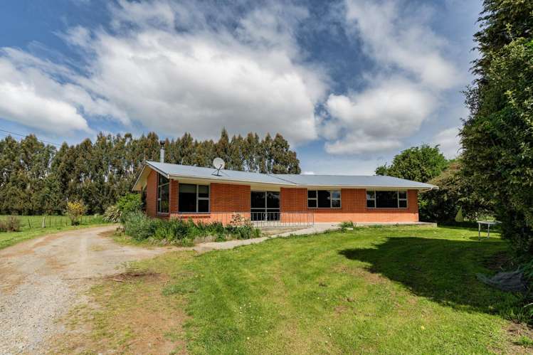119 The Crescent Road Kaitangata_7