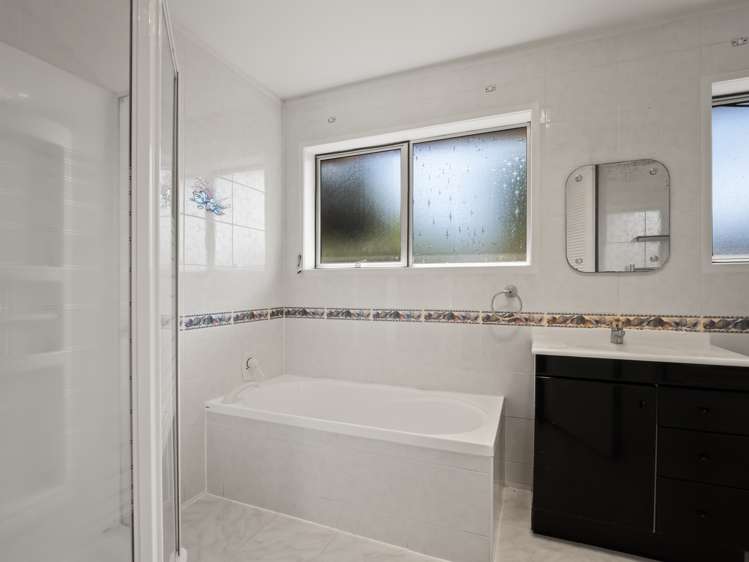 14 Coromandel Crescent Mairangi Bay_24