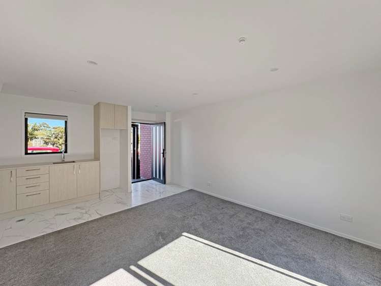 2/79 Taikata Road Te Atatu Peninsula_2
