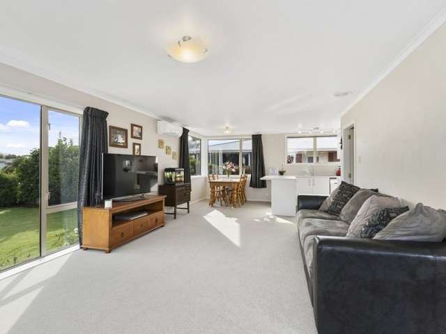 35 Denise Crescent Hornby_1