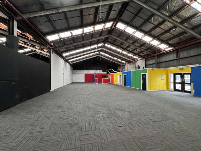 Whole Building/4-10 Mohuia Crescent Porirua_2