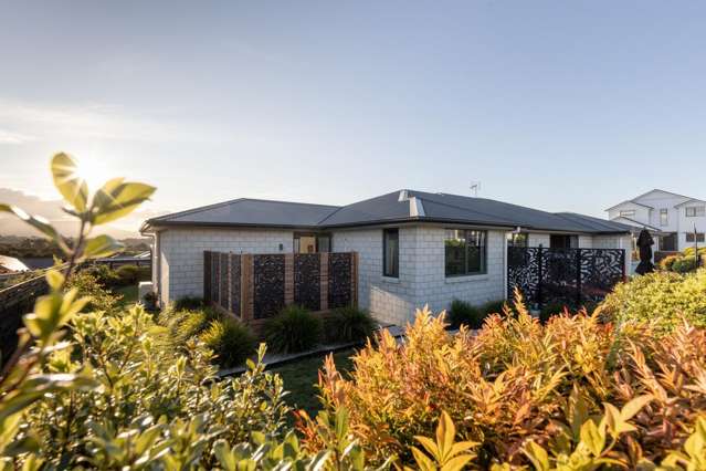 Coastal Family Living & Lifestyle Home – Ōmokoroa
