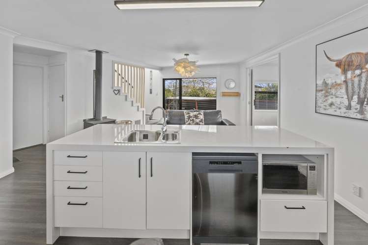 11c Lemari Avenue Stoke_8