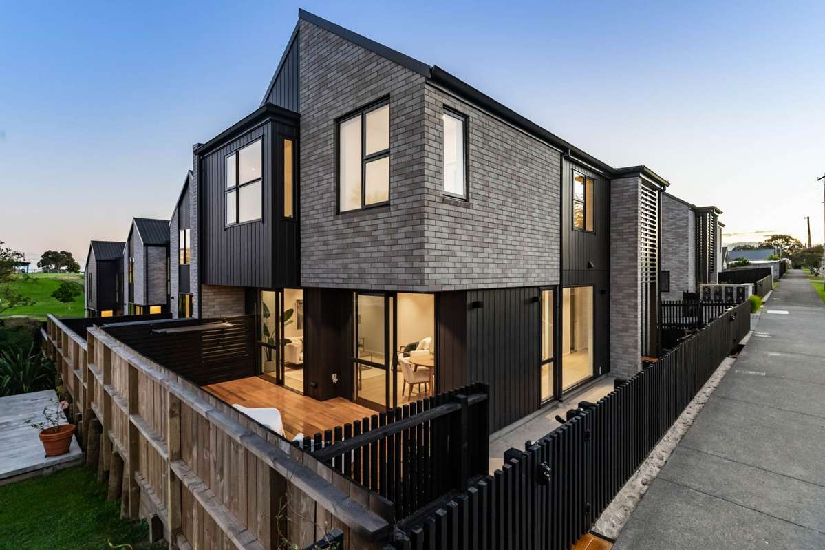 26-28 Weybridge Crescent_0