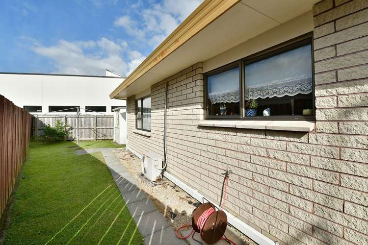 2/3 Centreway Road Orewa_12