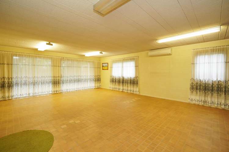 249 Queens Drive Windsor_18