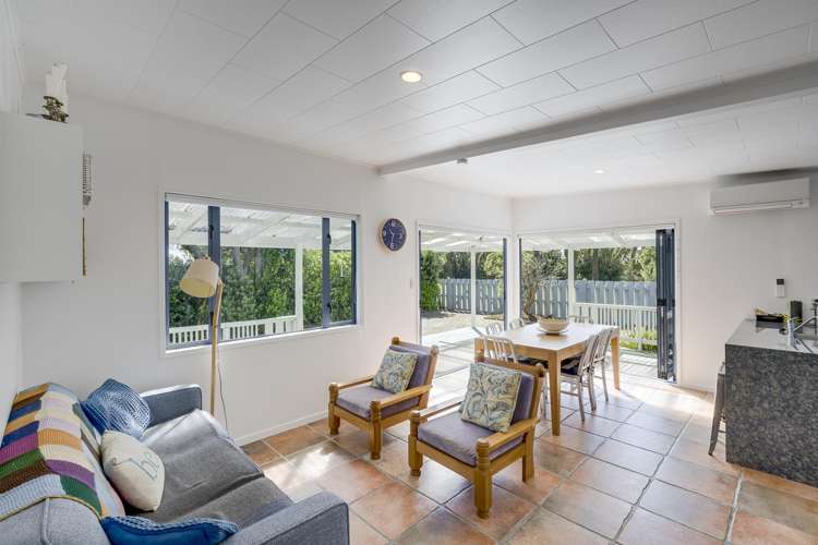 33 and 35 Airini Road Waimarama_11