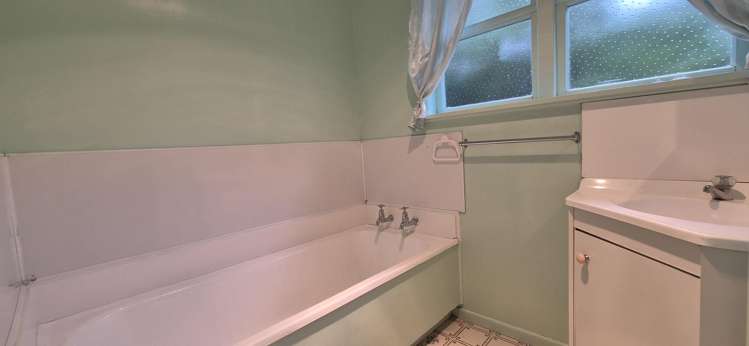 12 Ngatitoa Street Takapuwahia_20