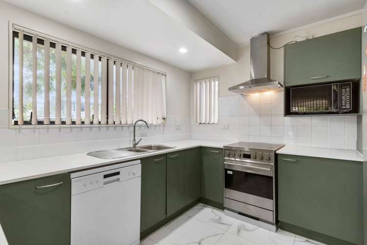 2/99 Bruce Road Glenfield_10