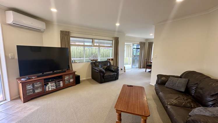 23 Chesterfield Way Orewa_0