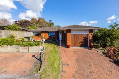 2/8 Lochend Place_1