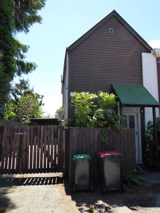 2/21 Huxley Street Sydenham_1