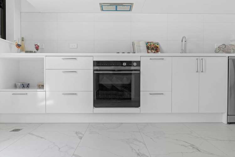 9/17 Barneys Farm Road Clendon Park_12