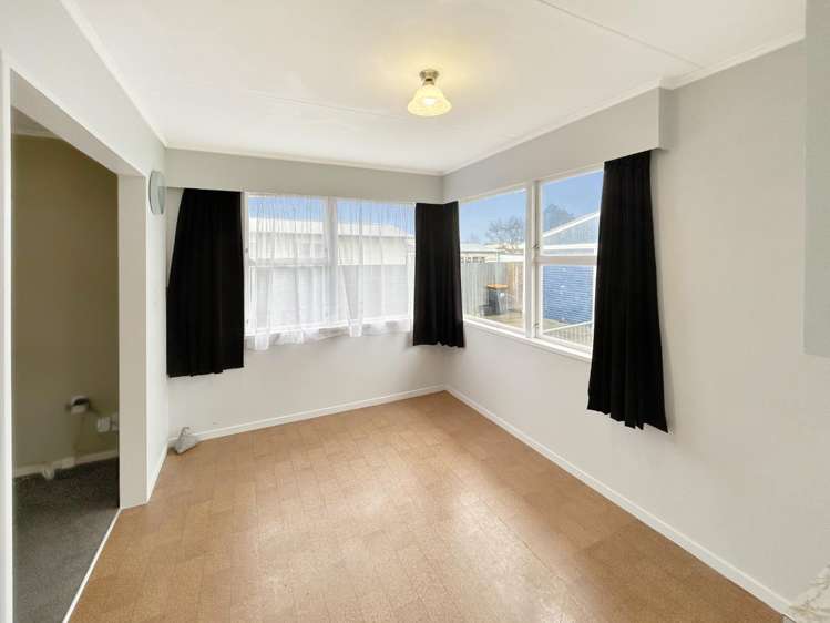 31 Abraham Crescent 10929_5
