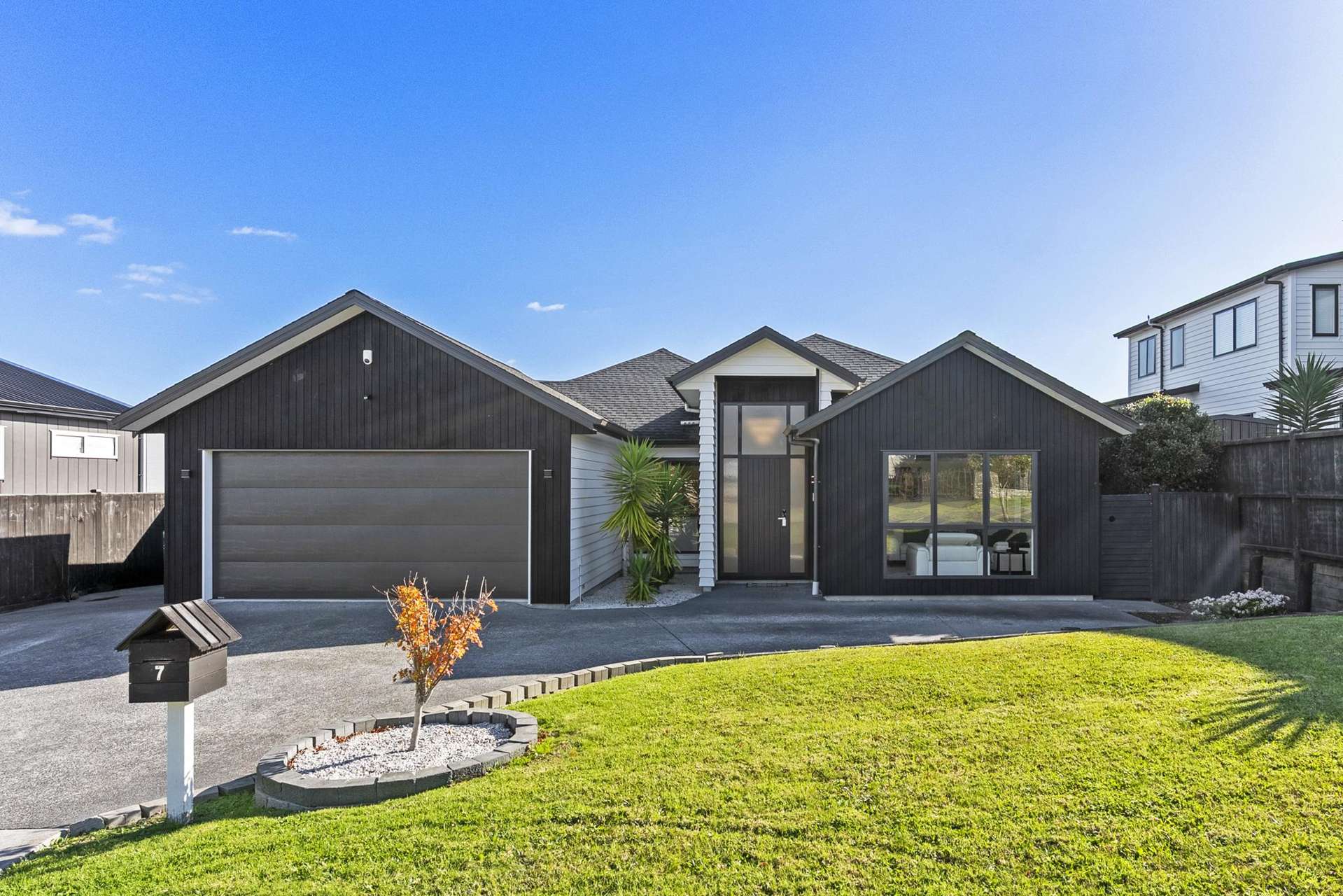 7 Hapukupuku Avenue Beachlands_0