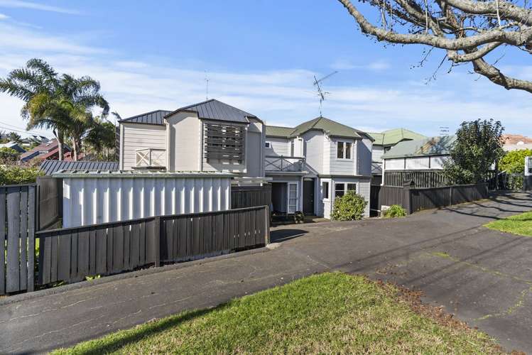 2/42 Patteson Avenue_0