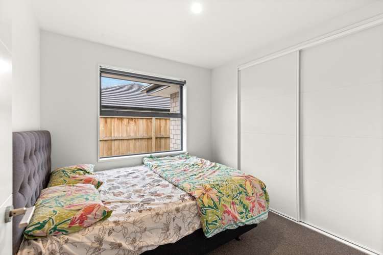 175 Faringdon Boulevard Rolleston_10