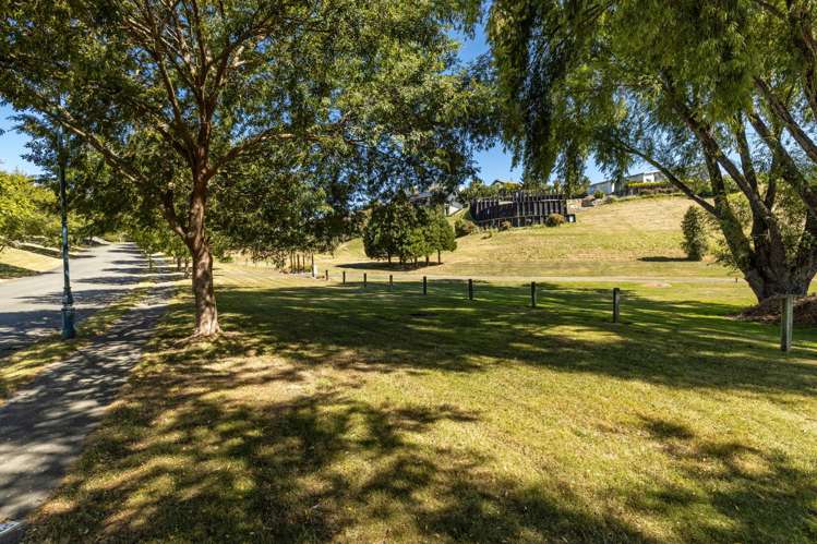 8 Lake View Place Fairhall_28