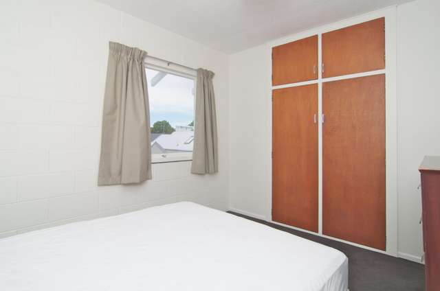 9/31 Holly Road Christchurch_4