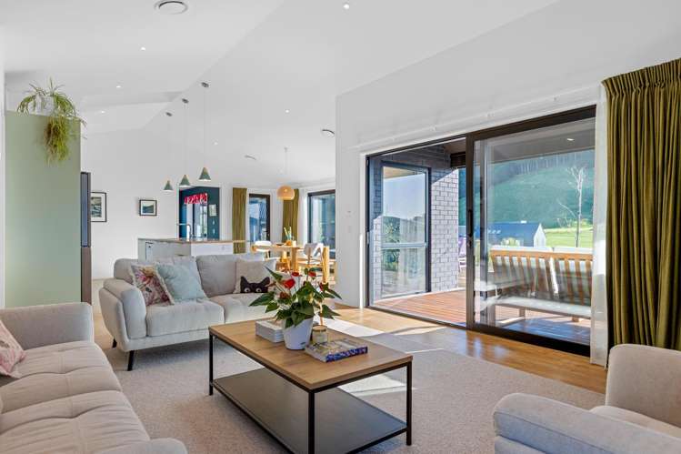 14 Carex Rise Cracroft_9