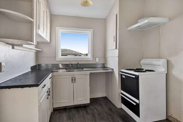 76 Disraeli Street Hawera_1