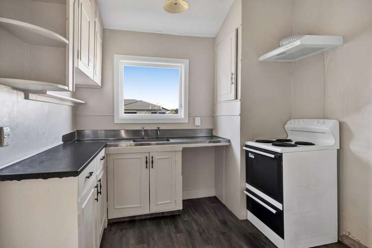 76 Disraeli Street Hawera_1