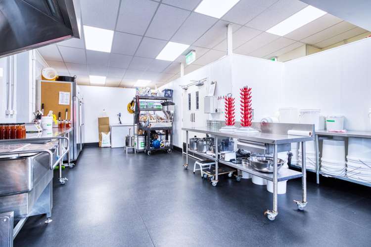 Unit A/621 Whangaparaoa Road Stanmore Bay_10