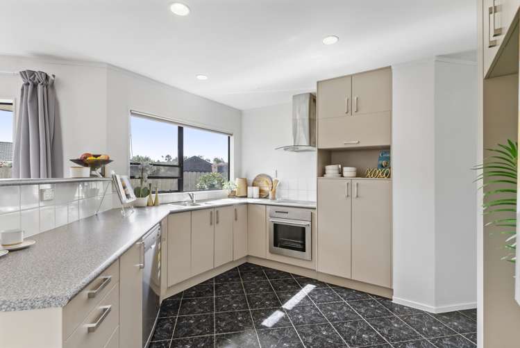 73 Burswood Drive Pakuranga Heights_24