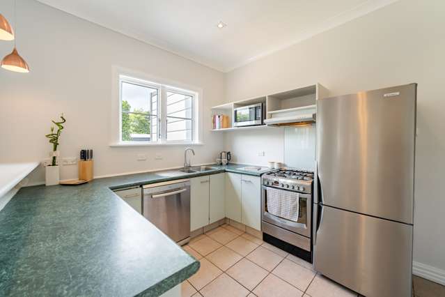 2/147 Riverside Drive Waiwhetu_4