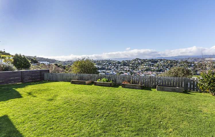 72 Akaroa Drive Maupuia_16
