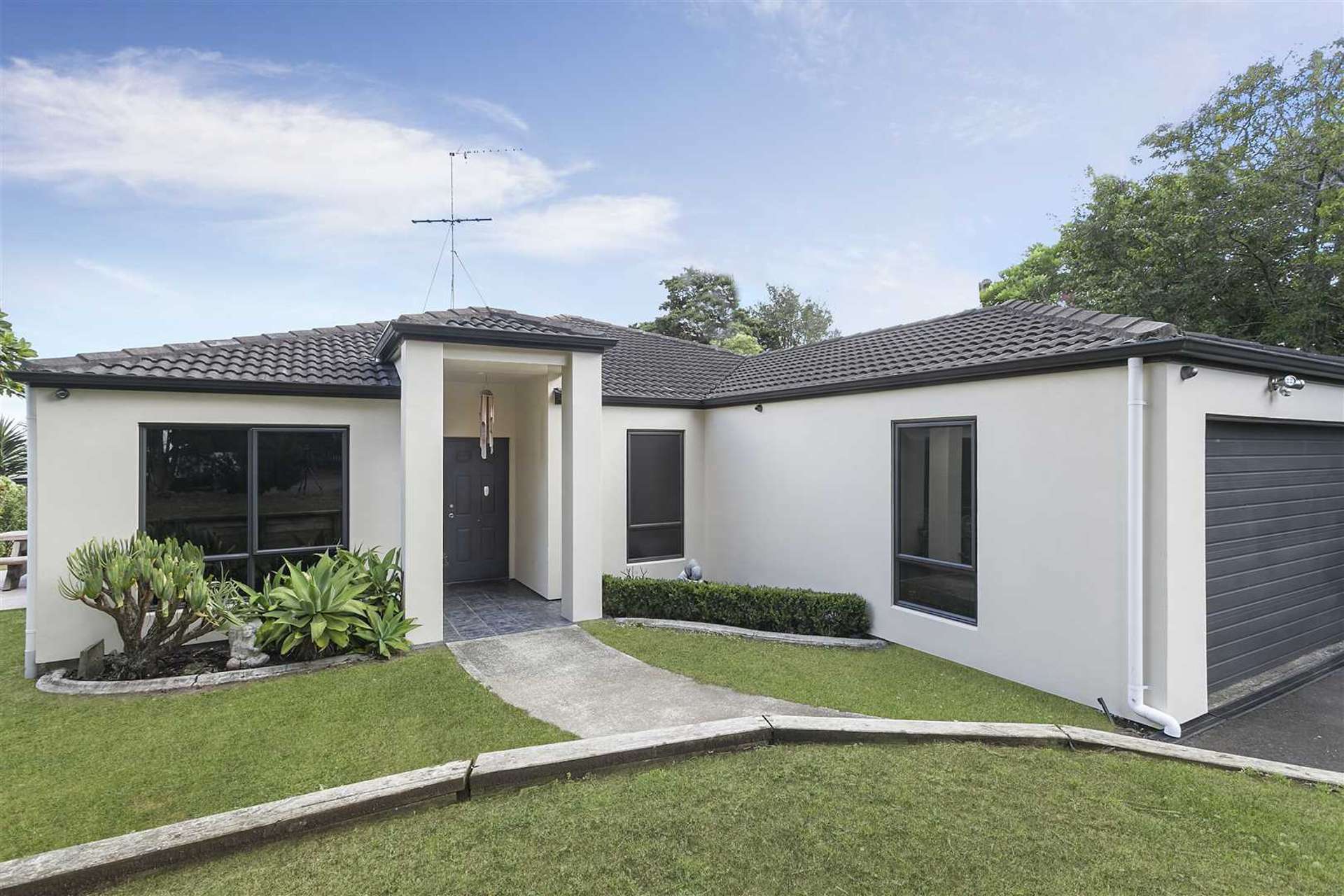 2/44 Claude Road Hillpark_0