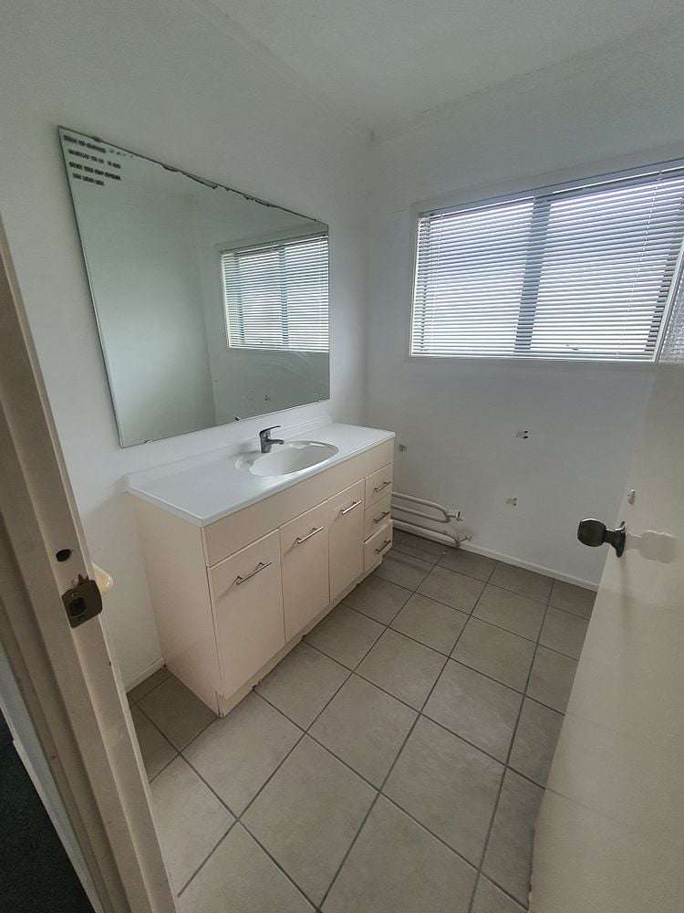 3/3 Tirimoana Road Te Atatu South_11