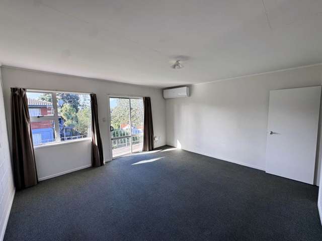 2-Bedroom Unit on Great North Road – Prime Loc...