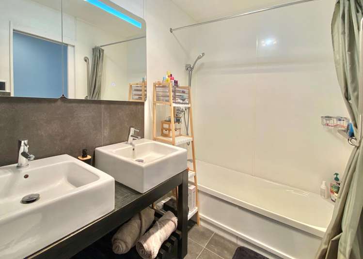 19/43 Goldridge Way Queenstown_12