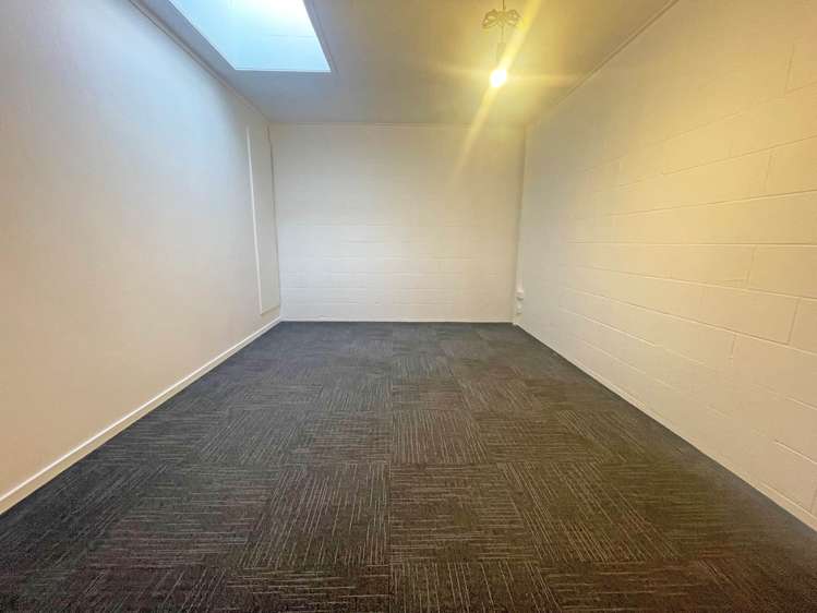 Unit B/9 Anvil Road Stanmore Bay_10