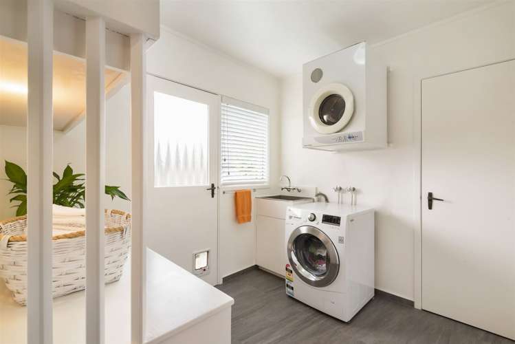 8 Riviera Place Hauraki_20